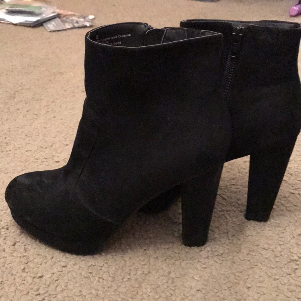 Black Mossimo bootie heels